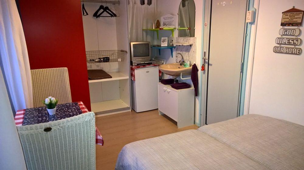 Bed and breakfast Holy Dove 2*