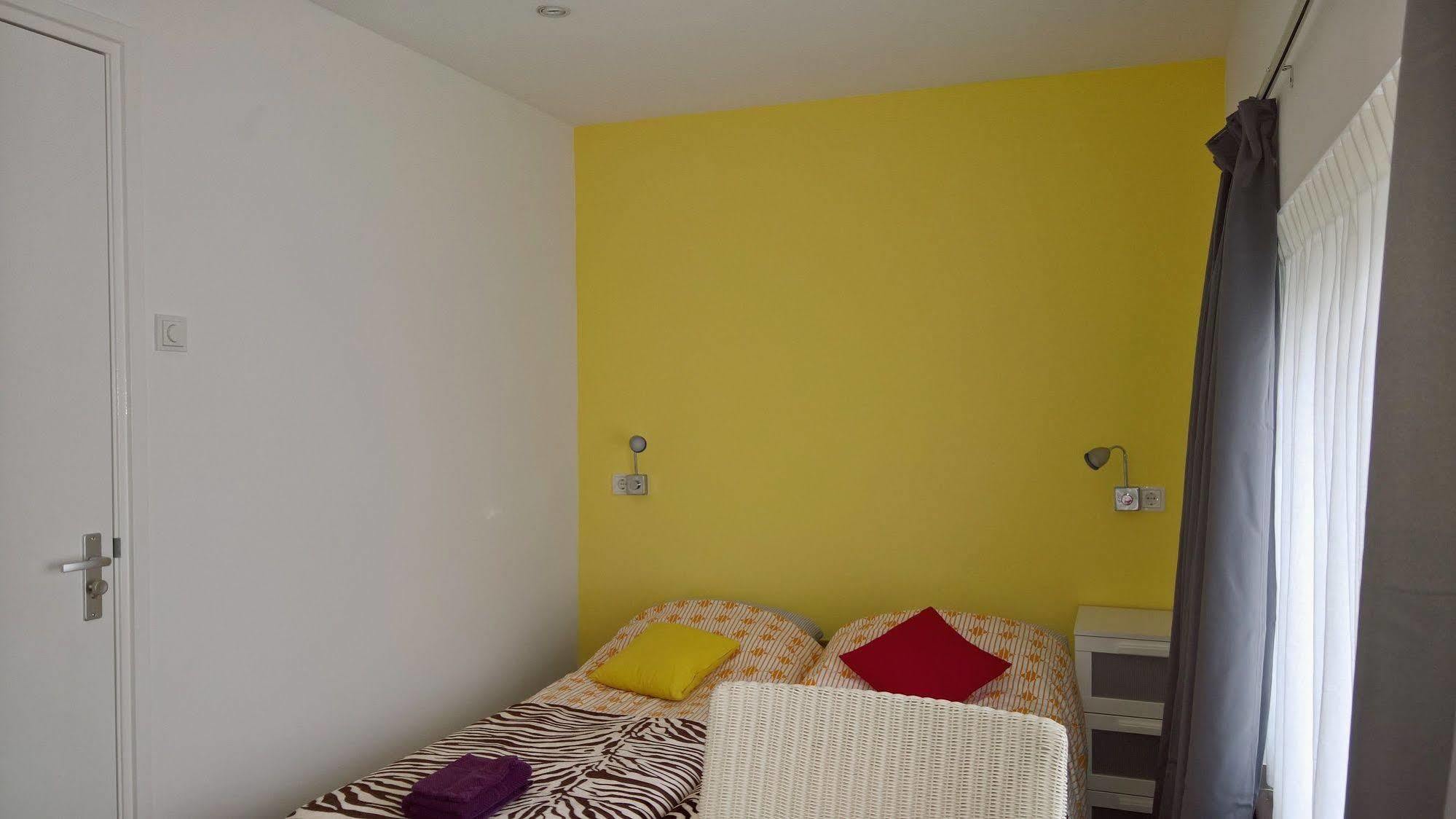 Bed and breakfast Holy Dove 2*